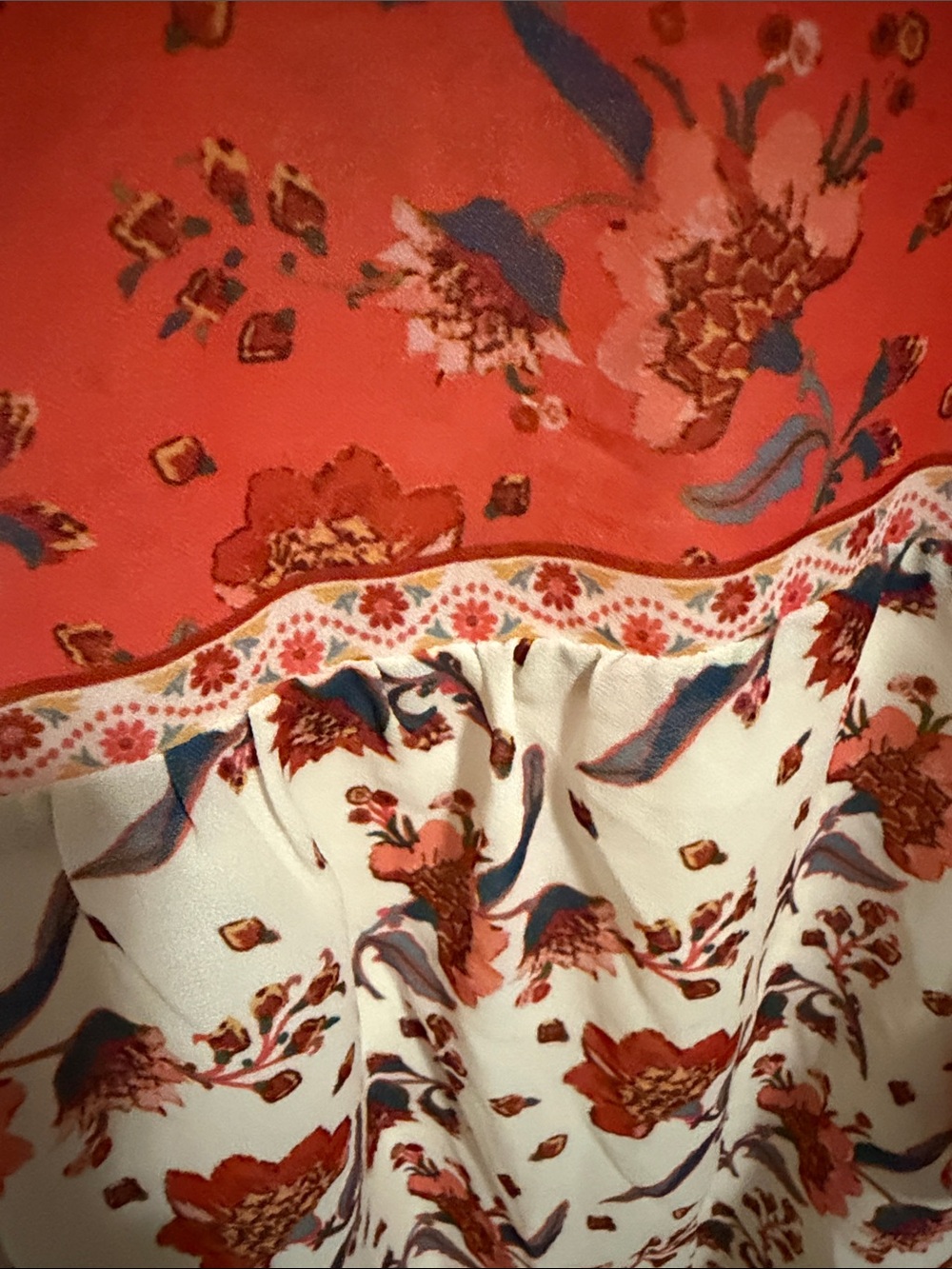 Arula B Floral Print Short Sleeve Peasant Top in Red and Cream - Picture 3 of 4